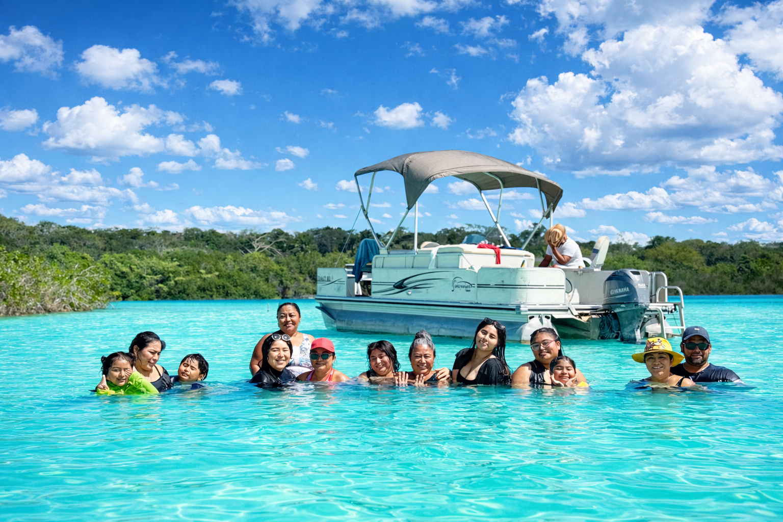 Paseo en lancha y ponton en la Laguna de Bacalar.